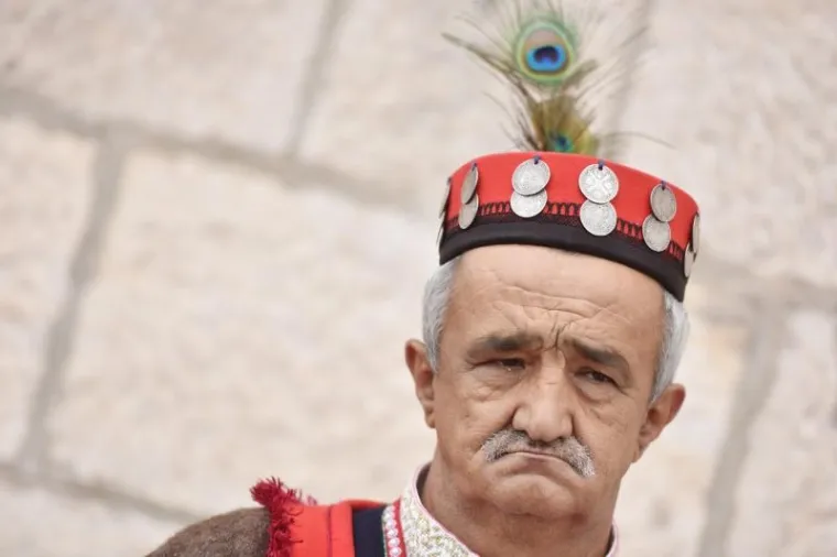 ČUVARI KRISTOVA GROBA: Pogledajte kako je danas bilo na Festivalu žudija u Kominu