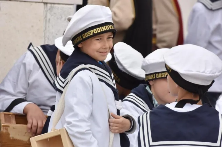 ČUVARI KRISTOVA GROBA: Pogledajte kako je danas bilo na Festivalu žudija u Kominu