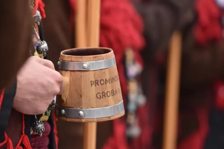 ČUVARI KRISTOVA GROBA: Pogledajte kako je danas bilo na Festivalu žudija u Kominu