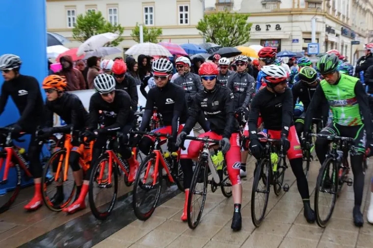 SLIKE IZ HRVATSKE OBILAZE SVIJET: Pogledajte kako je izgledao prvi dan utrke Tour of Croatia