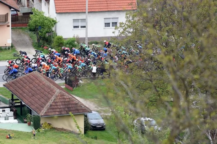 SLIKE IZ HRVATSKE OBILAZE SVIJET: Pogledajte kako je izgledao prvi dan utrke Tour of Croatia