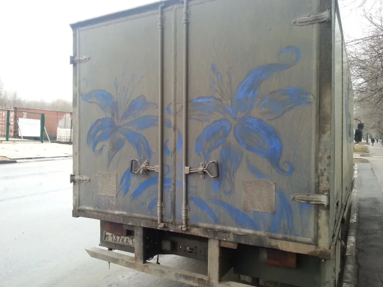 NAJKREATIVNIJI 'OPERI ME' IKAD: Prljave kamione pretvara u remek-djela