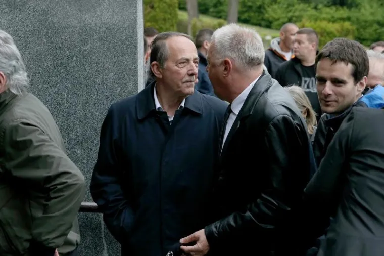 SPORTSKA HRVATSKA SE OPROSTILA OD TOMISLAVA ŽIDAKA: Niz poznatih lica na pokopu slavnog novinara