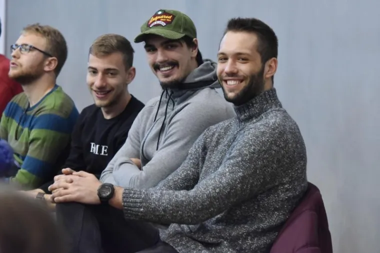 &Scaron;ARIĆ IZAZVAO LUDNICU U RODNOM GRADU: Vratio se u &Scaron;ibenik i odmah oti&scaron;ao na utakmicu omiljenog kluba