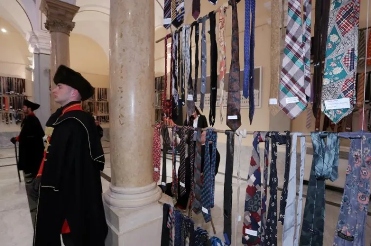 U Mimari izložba '950 kravata za 950 godina grada Šibenika'