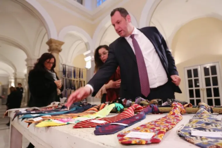 U Mimari izložba '950 kravata za 950 godina grada Šibenika'