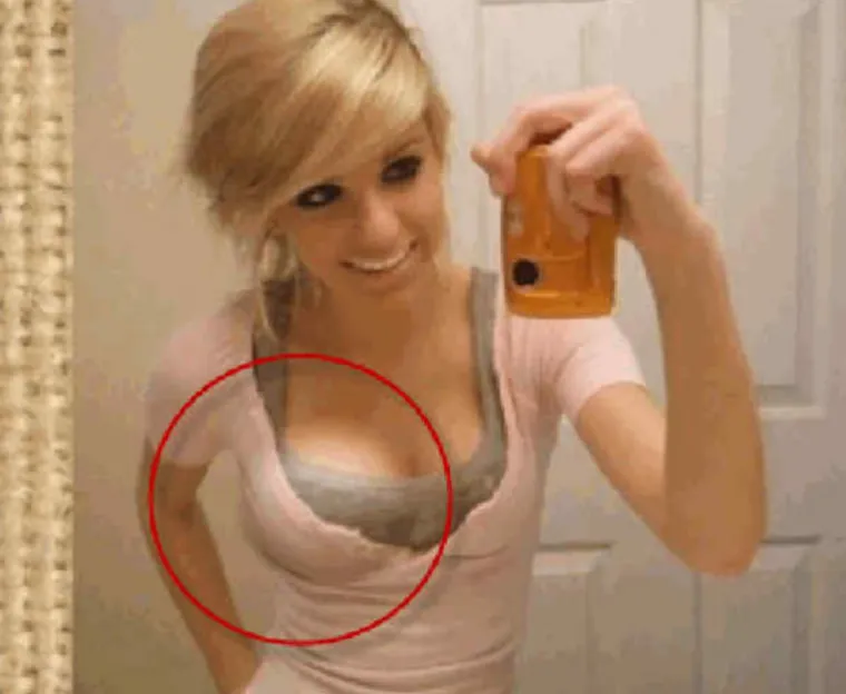 Fotošopirala je jednu sisu, ali na drugu je zaboravila