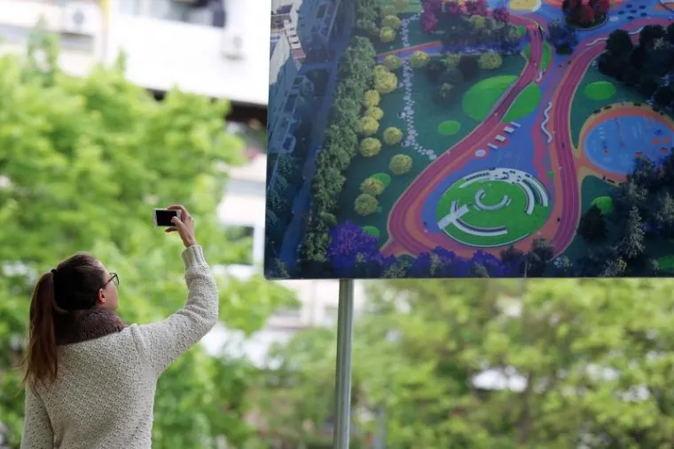 BAGERI POČELI S PREKOPAVANJEM: Krenula je gradnja parka na Savici