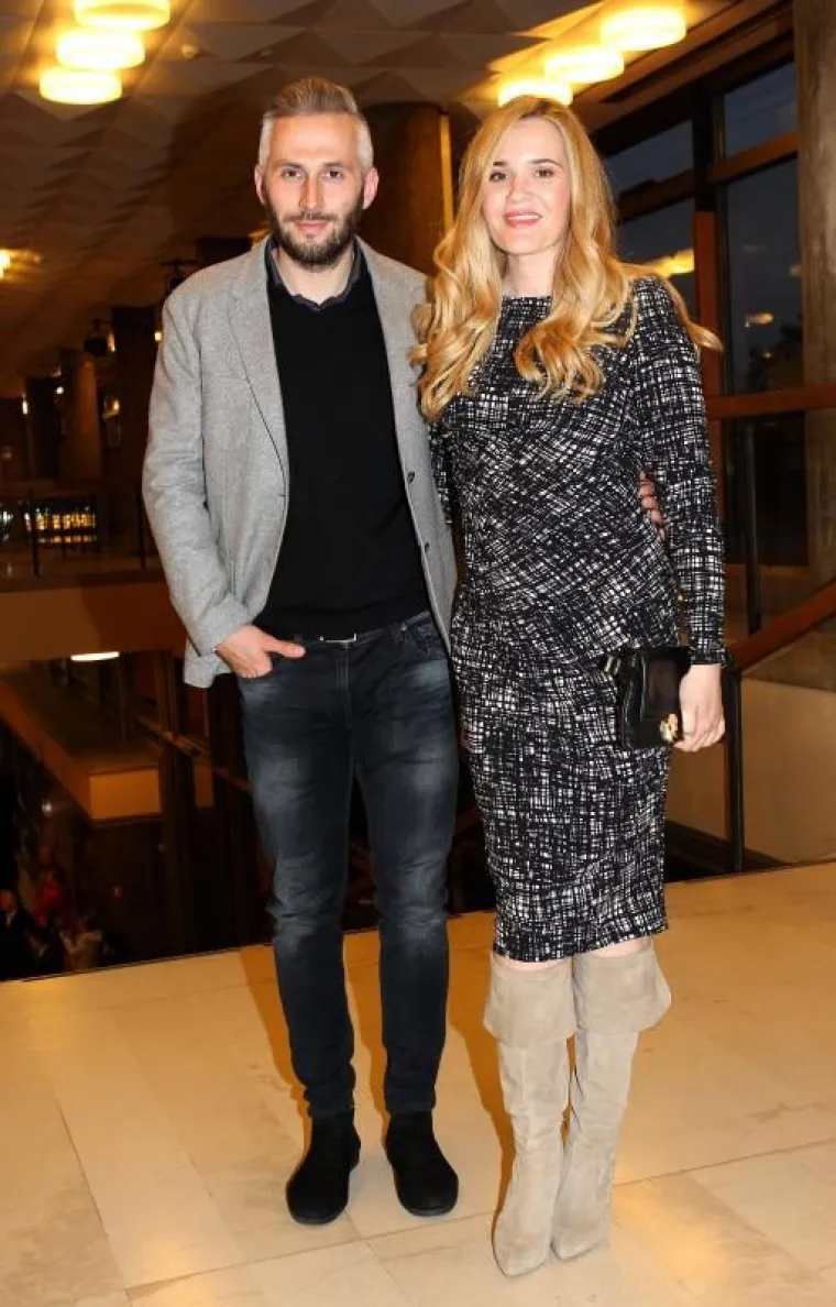 NEMA TKO IH NIJE PRIMIJETIO: Bujne grudi Snježane Mehun zasjenile koncert Danijele Martinović