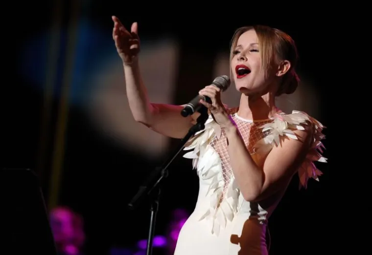 NEMA TKO IH NIJE PRIMIJETIO: Bujne grudi Snježane Mehun zasjenile koncert Danijele Martinović