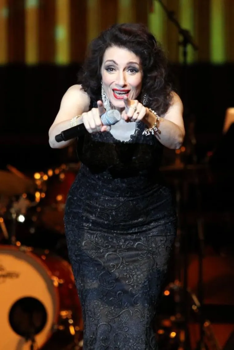 NEMA TKO IH NIJE PRIMIJETIO: Bujne grudi Snježane Mehun zasjenile koncert Danijele Martinović