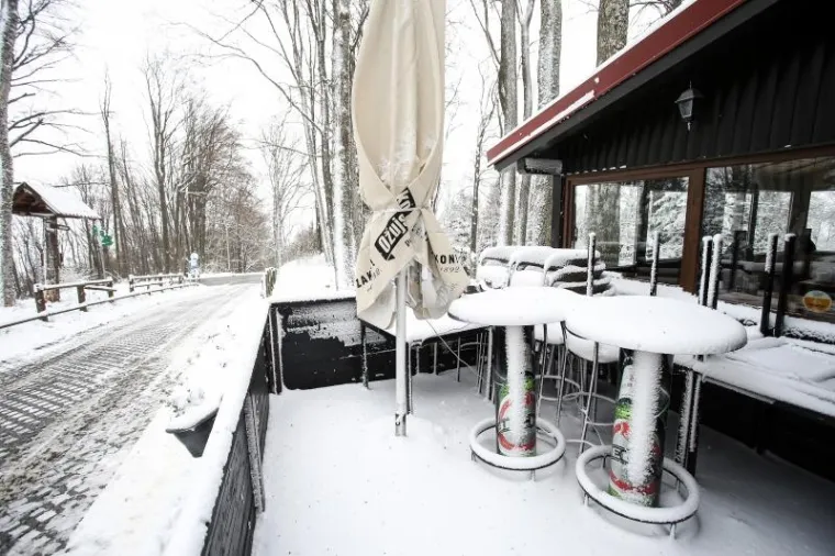 NA MEDVEDNICI JE PRAVA ZIMSKA BAJKA, A SREDINA JE TRAVNJA: Ove fotografije izgledaju gotovo nestvarno