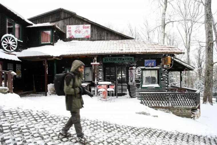 NA MEDVEDNICI JE PRAVA ZIMSKA BAJKA, A SREDINA JE TRAVNJA: Ove fotografije izgledaju gotovo nestvarno