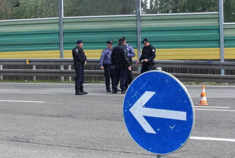 I LIPE SU NOVAC: Evo kako je izgledala Torcidina 'diverzija' na naplatnim kućicama