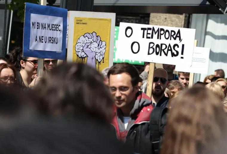 MAR&Scaron; ZA ZNANOST: 'Ne politici iznad struke; ne rektorima koji izmi&scaron;ljaju natječaje'