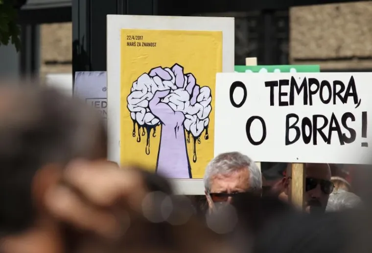 MAR&Scaron; ZA ZNANOST: 'Ne politici iznad struke; ne rektorima koji izmi&scaron;ljaju natječaje'