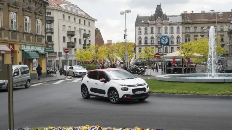 FOTOGALERIJA KAO DOKAZ: Citroën C3 jednostavno izgleda trendovski, simpatičnije, urbanije i poželjnije od bilo koga drugoga