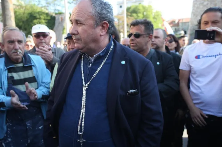 'NAŠE NASILJE I VAŠE NASILJE': Na prosvjed uoči večerašnje izvedbe predstave Olivera Frljića stigao je i Željko Kerum