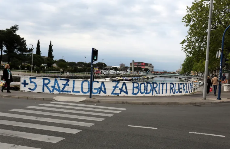 Armada transparentima slavi bodovnu prednost Rijeke nad Dinamom