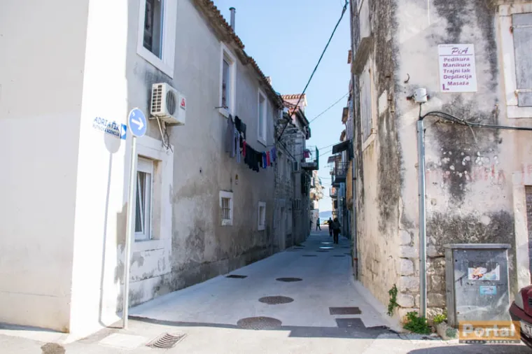 U Turističkoj ulici u Kaštel Štafiliću ima ukupno 118 šahtova