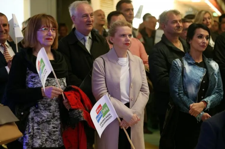 Okupljeni na Zagrebačkom velesajmu gdje je Milan Bandić objavio svoju kandidaturu za gradonačelnika Zagreba.