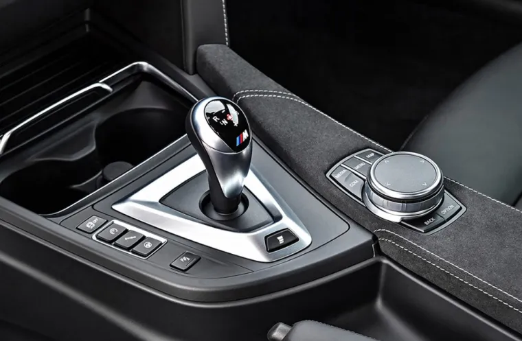 BMW GA JE PREDSTAVIO, VI GA POGLEDAJTE: Novi M4 CS je spektakl na cesti