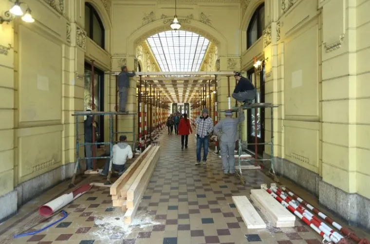 NOVO RUHO NAJPOZNATIJEG ZAGREBAČKOG PROLAZA: Postavljene su skele i započela prva faza obnove...