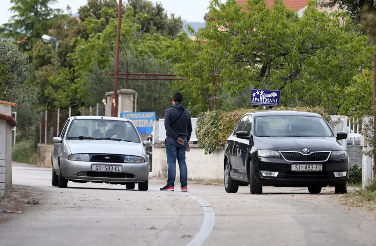 Brodarica: duge cijevi na ulicama