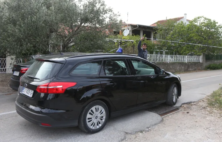 Brodarica: duge cijevi na ulicama