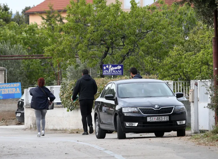 Brodarica: duge cijevi na ulicama