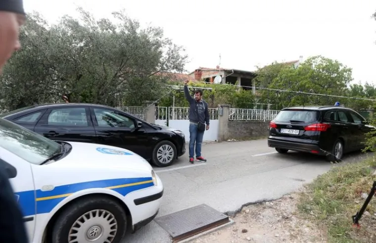 DUGE CIJEVI NA ULICAMA: Troje ubijenih u &Scaron;ibeniku, policija objavila tjeralicu