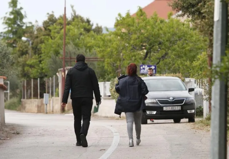 DUGE CIJEVI NA ULICAMA: Troje ubijenih u &Scaron;ibeniku, policija objavila tjeralicu