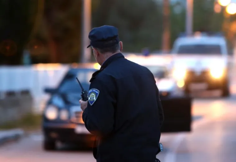 DUGE CIJEVI NA ULICAMA: Troje ubijenih u &Scaron;ibeniku, policija objavila tjeralicu