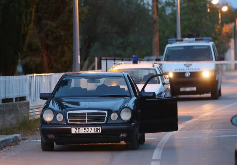 DUGE CIJEVI NA ULICAMA: Troje ubijenih u &Scaron;ibeniku, policija objavila tjeralicu
