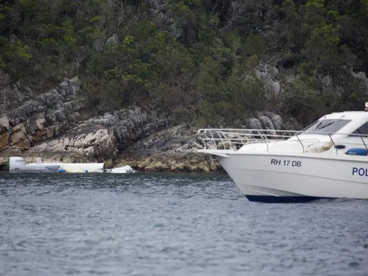 Brod Lučke kapetanije išao je na intervenciju na Mljet, a na gumenjaku je bilo devetero ugostitelja koji su se vraćali s otoka Šipana gdje su pripremali restoran za otvaranje i turističku sezonu.