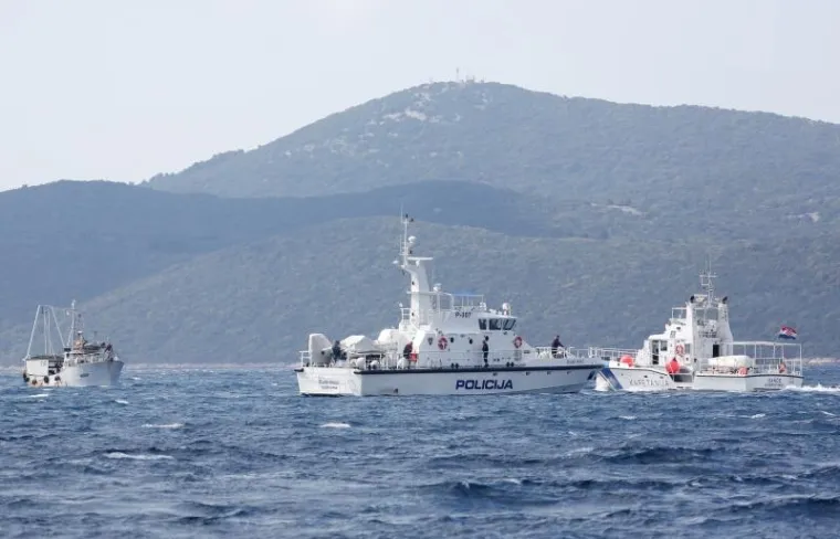 I Danče sudjeluje u potrazi za nestalima u pomorskoj nesreći koju otežava vjetar.