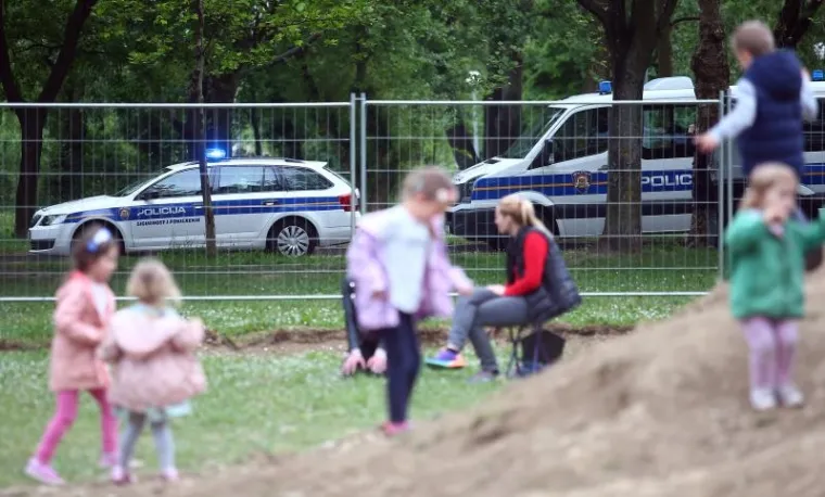NAPETO NA SAVICI: Protivnike i zagovornike Bandićevog parka razdvojila interventna policija