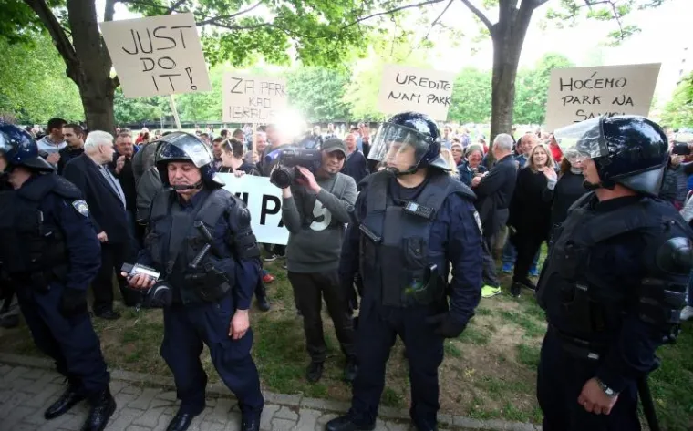 NAPETO NA SAVICI: Protivnike i zagovornike Bandićevog parka razdvojila interventna policija