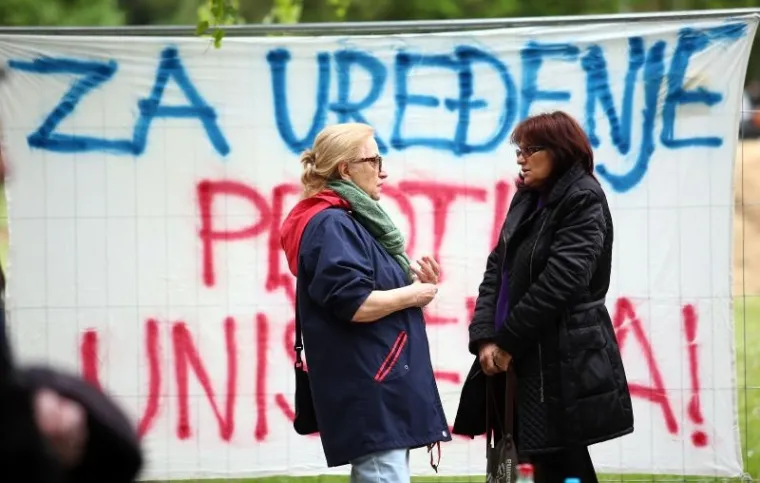 NAPETO NA SAVICI: Protivnike i zagovornike Bandićevog parka razdvojila interventna policija