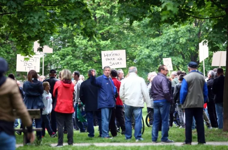 NAPETO NA SAVICI: Protivnike i zagovornike Bandićevog parka razdvojila interventna policija
