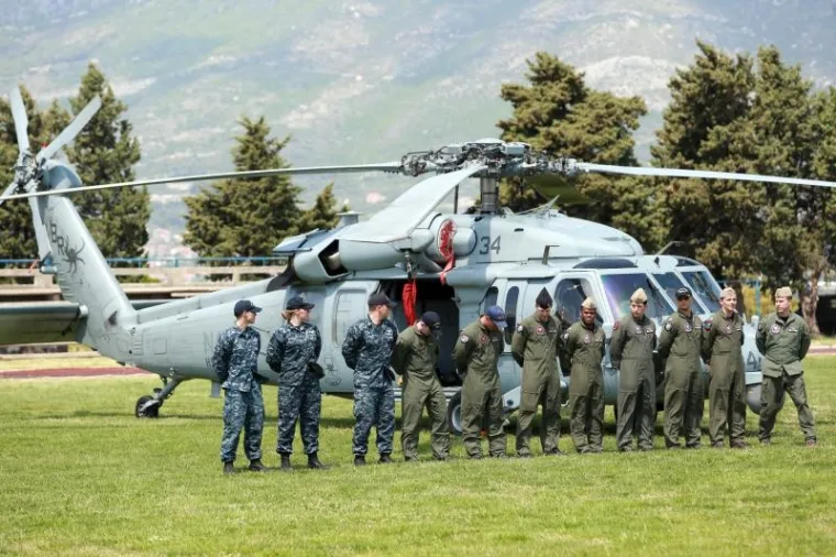 SPEKTAKL U SPLITU: Pokazna vojna vježba hrvatske vojske, zrakoplovstva i mornarice