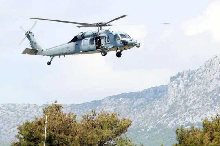 SPEKTAKL U SPLITU: Pokazna vojna vježba hrvatske vojske, zrakoplovstva i mornarice