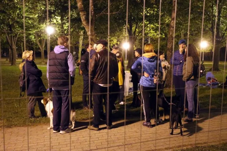 Stanovnici Savice probdjeli noć kako bi zaustavili radove na parku kojeg ne žele