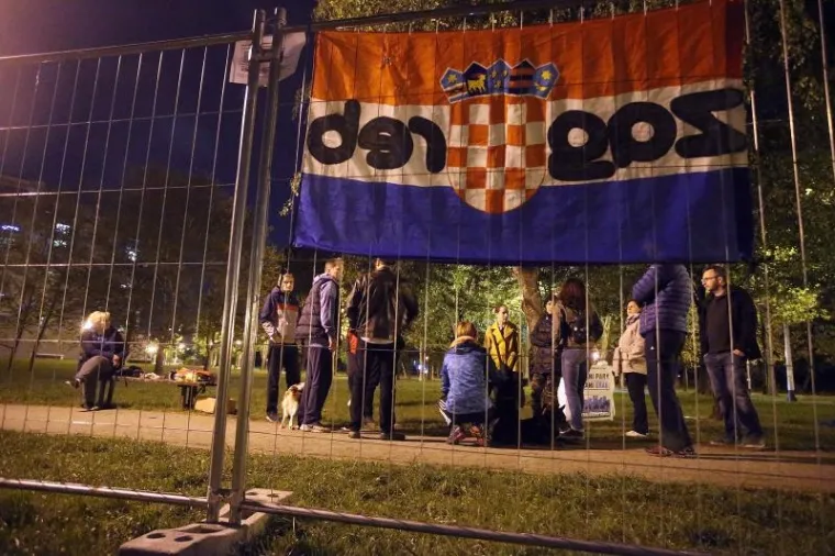 Stanovnici Savice probdjeli noć kako bi zaustavili radove na parku kojeg ne žele