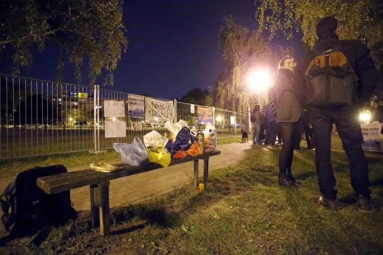 Stanovnici Savice probdjeli noć kako bi zaustavili radove na parku kojeg ne žele