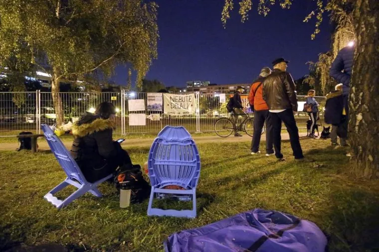 Stanovnici Savice probdjeli noć kako bi zaustavili radove na parku kojeg ne žele
