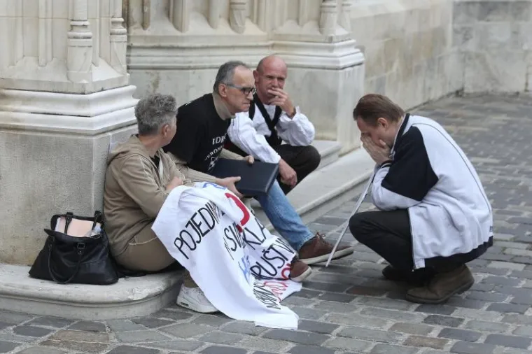 Udruga za pomoć žrtvama pravosuđa nastavlja zajednički &scaron;trajk glađu