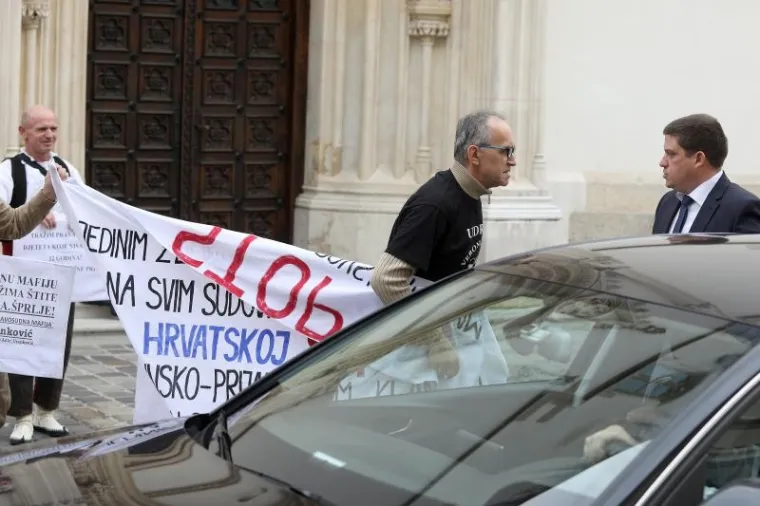 Udruga za pomoć žrtvama pravosuđa nastavlja zajednički &scaron;trajk glađu