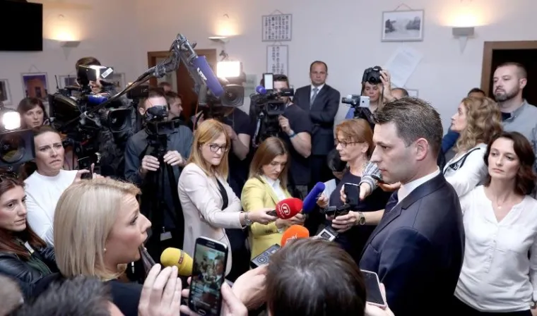 STIGLA REAKCIJA MOSTA: Petrov dao izjavu za medije, iza njega stajala tri ministra koje Plenković želi van iz Vlade