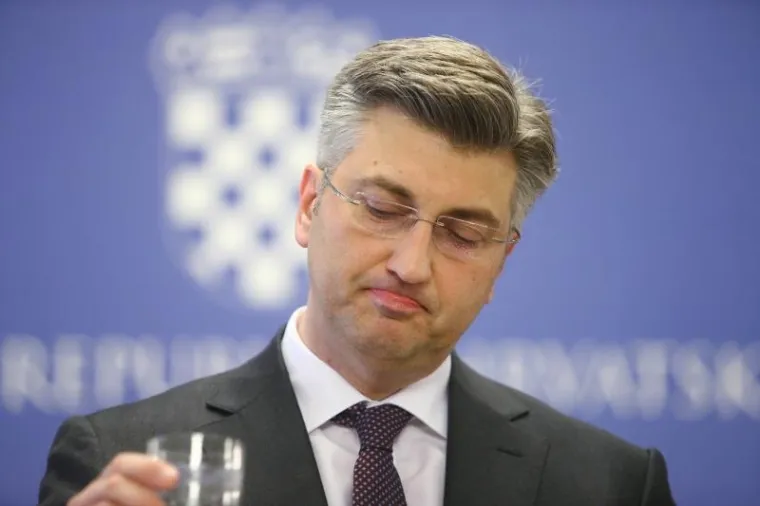 NAJSTRESNIJA PRESICA &Scaron;EFA VLADE: Pogledajte kako je Plenković pred novinarima objasnio svoju iznenađujuću odluku